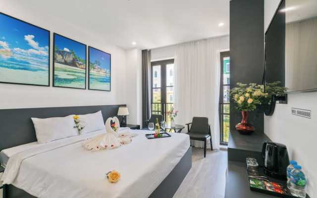 The Enchanted Ha Long Hotel - Bai Chay Beach