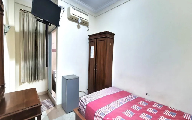 OYO 91327 Residence 38