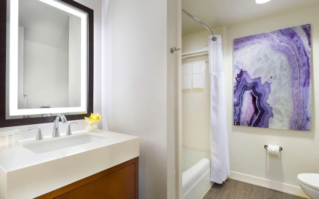 Hilton Garden Inn Kauai Wailua Bay, HI