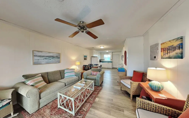 Catch A Wave by Topsail Realty