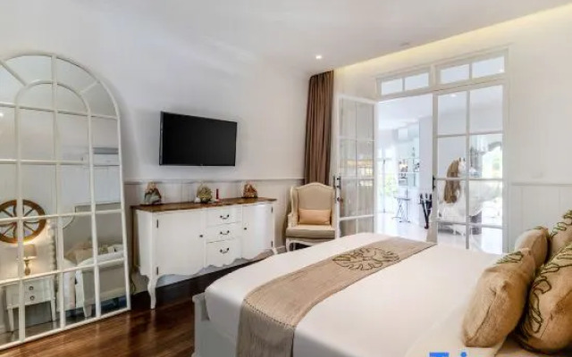Villa Symphony White by BaliSuperHost