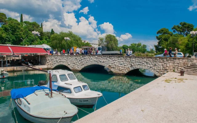 Bazzar Apartments