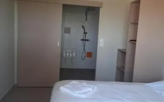 Logis Hôtel Et Restaurant La Croix De Mille