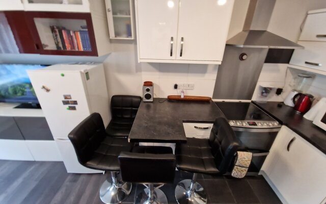 Super Comfy Apartment - Devon - A38 - Sleep 4pers
