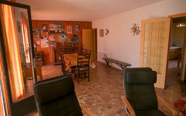 House With 2 Bedrooms in Mirabeau, With Wonderful Mountain View and Fu