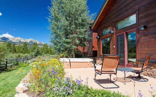 Swan River Retreat