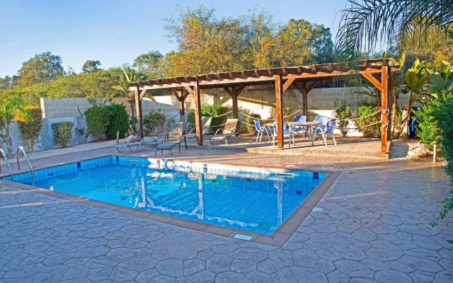 Hara Nissi Beach Villas