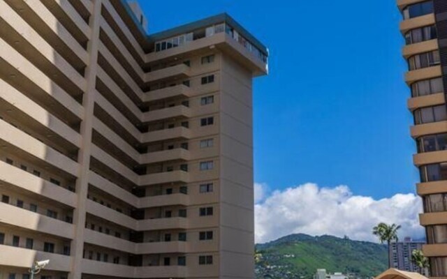 Remodeled Studio With Panoramic Mountain Views!