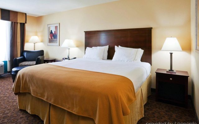 Holiday Inn Express Selma