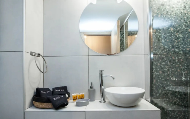 Metaxourgio 2 Bd Gem for Urban Explorers