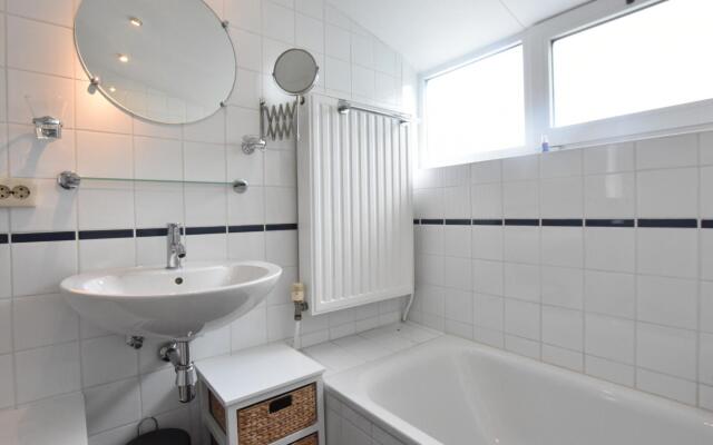 Modern Holiday Home in Nieuwvliet with Garden