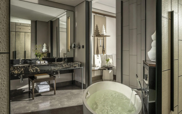 Four Seasons Hotel Bangkok at Chao Phraya River