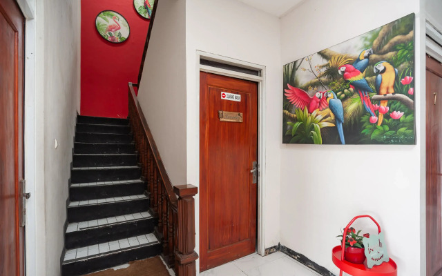 RedDoorz Plus near Mall Kelapa Gading