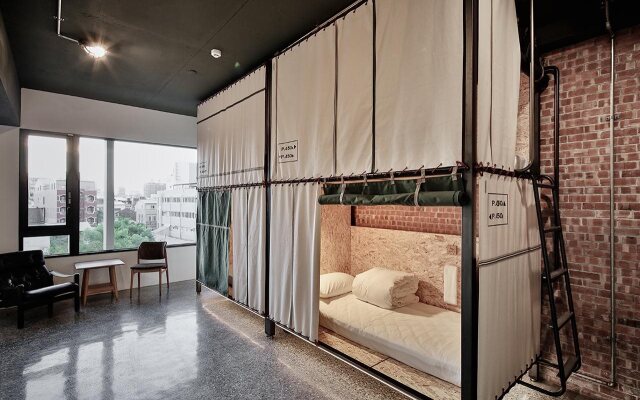 U.I.J Hotel & Hostel