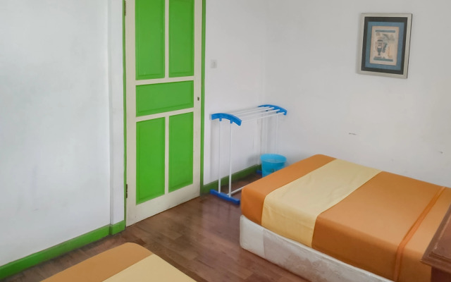 Villa Anyelir Yustik