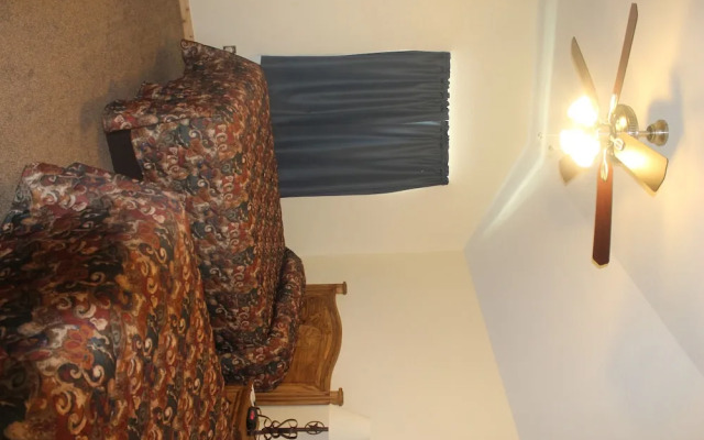 Texas Gold Lodges