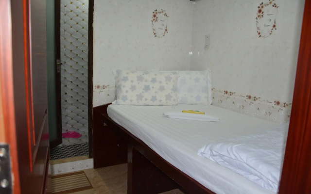 Everest Hostel