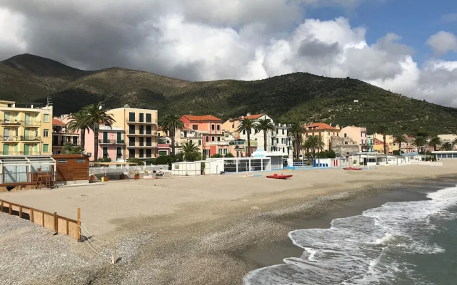 Merlo C - town center & private parking