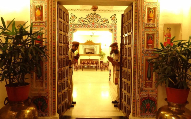 Jagat Niwas Palace