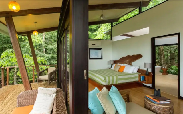 Isla Palenque Member of the Cayuga Collection