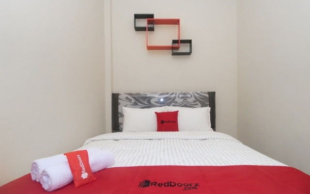 RedDoorz Syariah near Politeknik Negeri Madiun – Guest Rooms – Madiun
