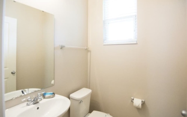 Vacation Townhome Next to Parks Cb3163