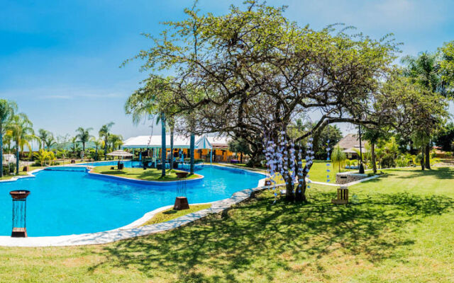 Jardi Hotel
