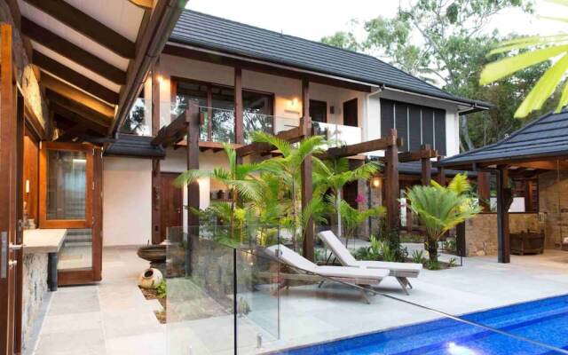 Spice At Oak Absolute Oceanfront House