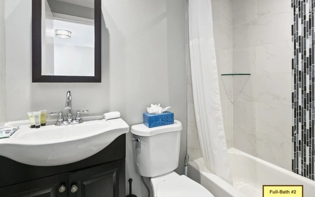 Sterling Townhome - Private & Santized, in a Quiet & Safe Neighborhood. Self Checkin, Pet Friendly! Super-host Support