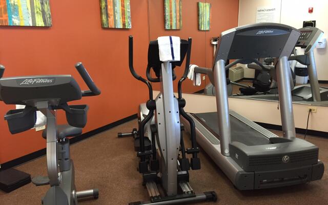 Holiday Inn Express Hotel & Suites Chicago-Algonquin by IHG