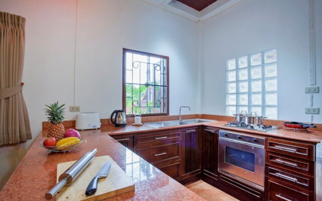 Unique Thai Style 4BR Pool Villa Nikkie