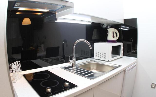 Studio Apartments Mirakul