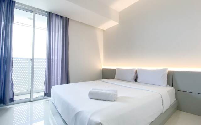 Cozy Living And Warm Studio Apartment At West Vista