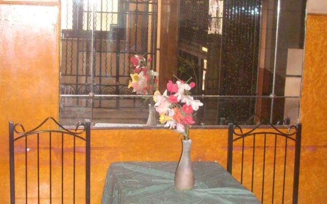 Triomphe Hostel