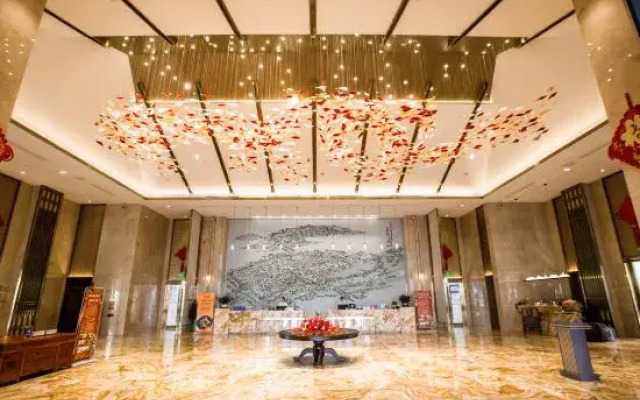 Huajing International Hotel (Xixian Ancient City West Gate)