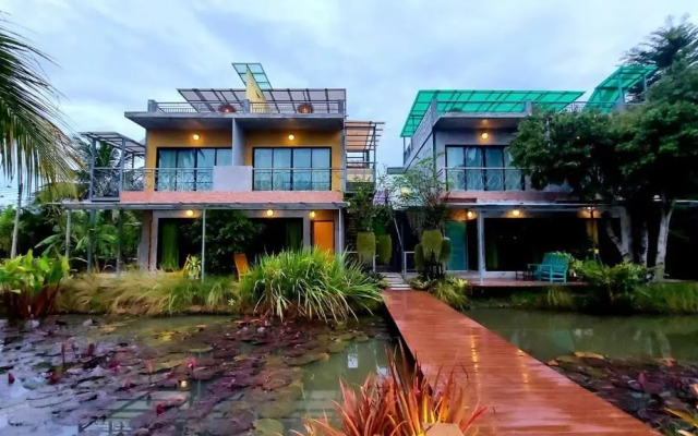 River CoCo Amphawa