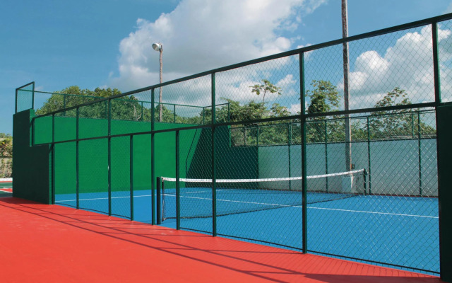 Casa del Mar Cozumel Hotel & Dive Resort with Beach Club access included