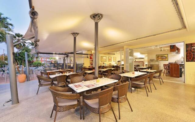 Cairns Queenslander Hotel & Apartments