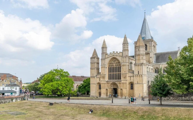 Captivating 2-bed Apartment in Chatham