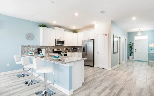 9BR ChampionsGate Pool Home