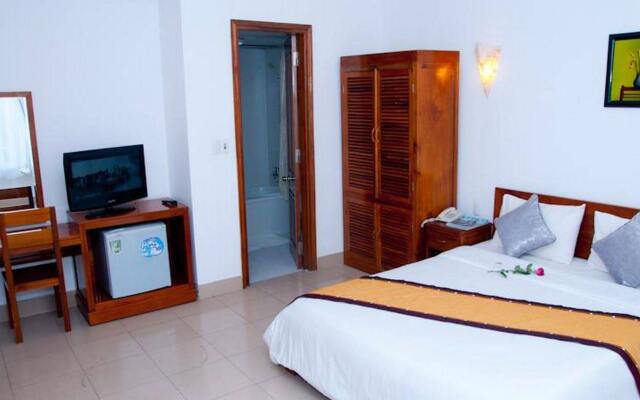 Golden Lotus Hotel