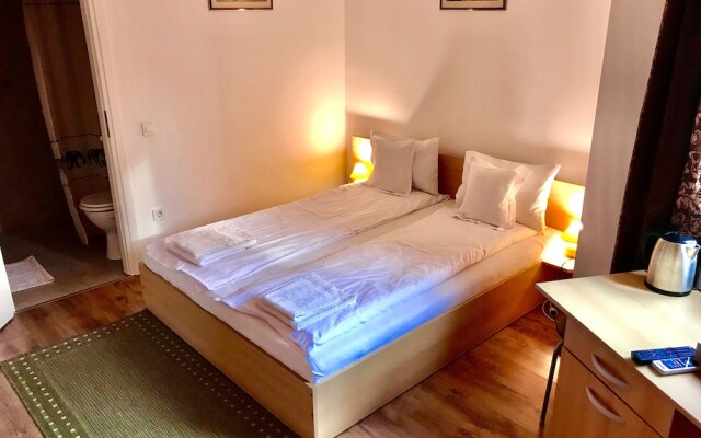 Cristi's Rooms - Pensiune