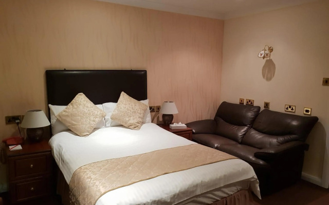 Ascot Hotel