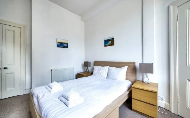 Lovely and Spacious 2BR Home on Comiston Road