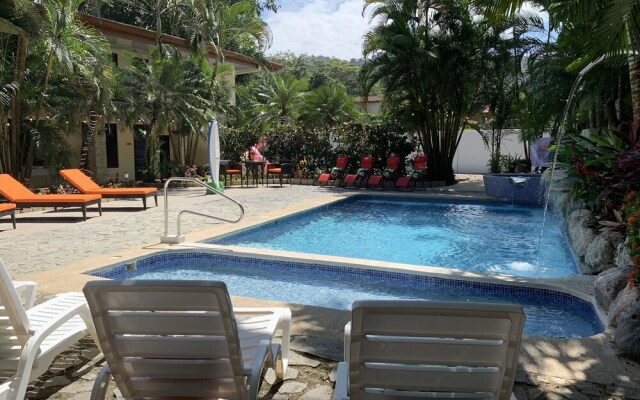 La Sirena Playa Jaco Hotel