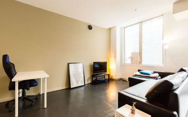 MEGAN, 2BDR Melbourne Apartment