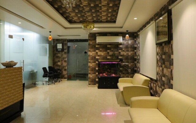 Hotel kaki