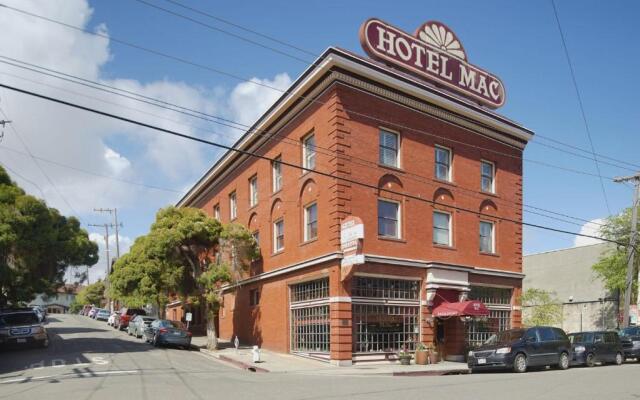 Hotel Mac