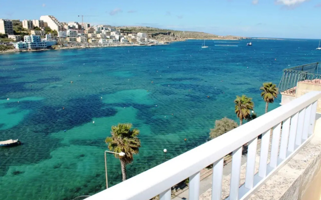 Blue Harbour 5 - 2 Bedroom Seafront Penthouse With Stunning Seaviews