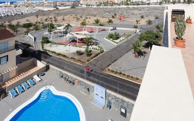 Penthouse Sunset with pool and free Wifi